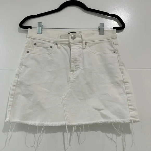 Calvin Klein White Denim Mini Skirt High Rise Frayed Hem Summer | Size 26 - Picture 7 of 13